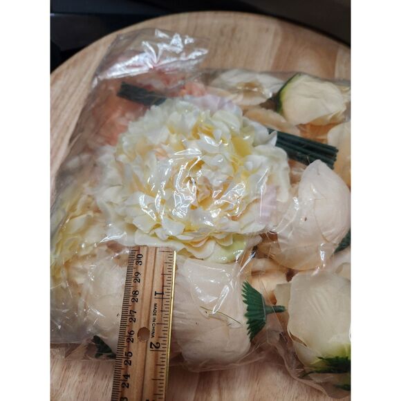 Lot of Artificial Flowers | with stems | Crafting, Decor, DIY Projects - Picture 4 of 5